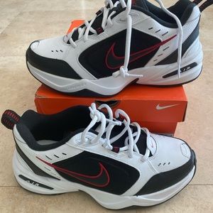 New - Sneakers Nike Air Monarch IV Size 8 - New In Box